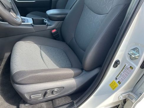 Used 2025 Toyota RAV4 XLE image 10