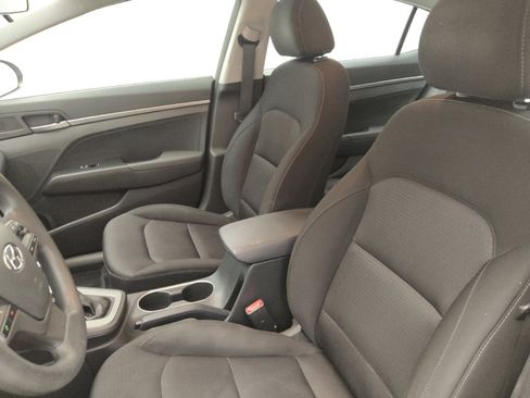 Used 2018 Hyundai Elantra SE FWD image 17