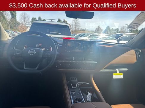 New 2026 Nissan Pathfinder Platinum image 12