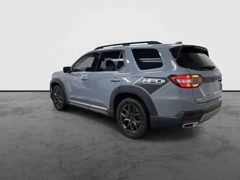 Certified 2023 Honda Pilot Touring image 9