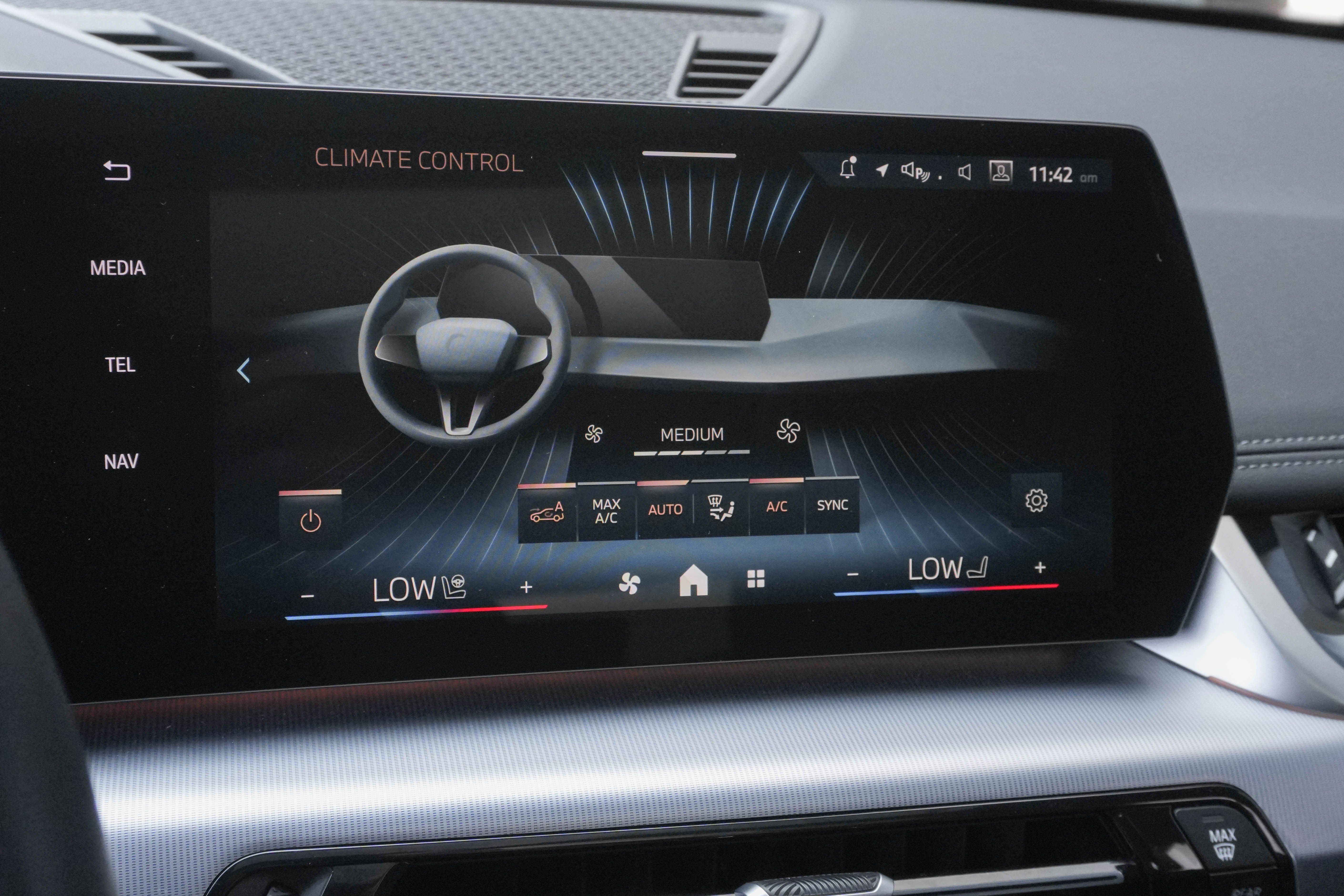 Certified 2025 BMW X1 xDrive28i AWD/4WD image 25