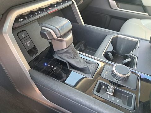 Used 2024 Toyota Tundra Limited image 27