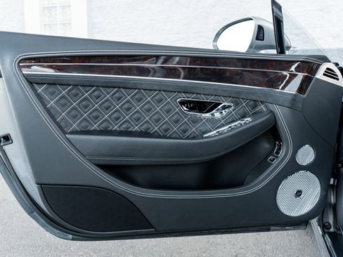 Used 2022 Bentley Continental GT Speed image 24