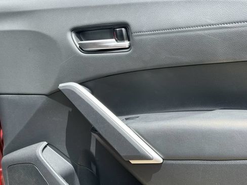 Used 2024 Toyota Corolla Cross XLE w/ Convenience Package FWD image 29