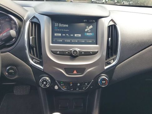 Certified 2017 Chevrolet Cruze LT w/ Convenience Package FWD image 22