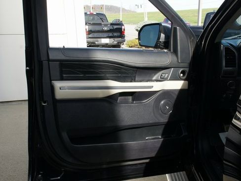 Used 2020 Ford Expedition Platinum image 14