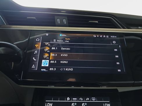 Used 2024 Audi Q8 e-tron Premium Plus AWD/4WD image 24