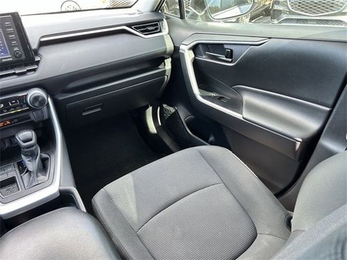 Used 2020 Toyota RAV4 LE image 20