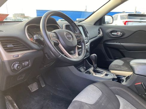 Used 2014 Jeep Cherokee Latitude image 9