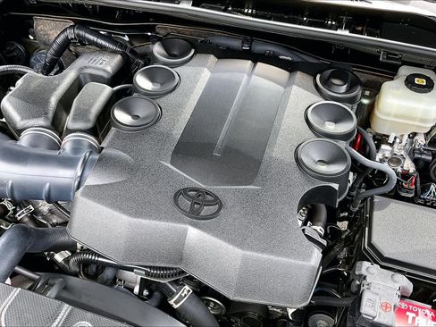 Used 2021 Toyota 4Runner SR5 image 31