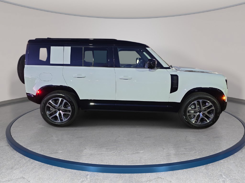 New 2026 Land Rover Defender 110 X-Dynamic SE AWD/4WD image 4