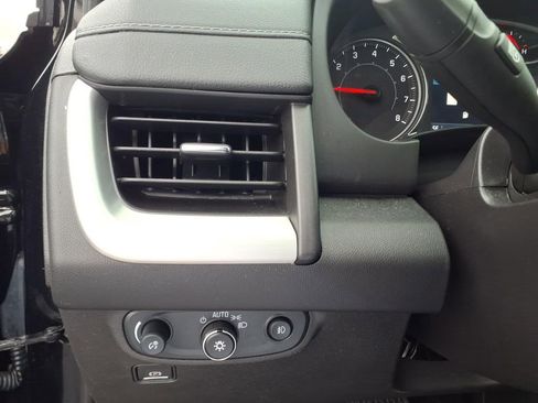 Used 2024 GMC Terrain SLT w/ Infotainment Package II AWD/4WD image 32
