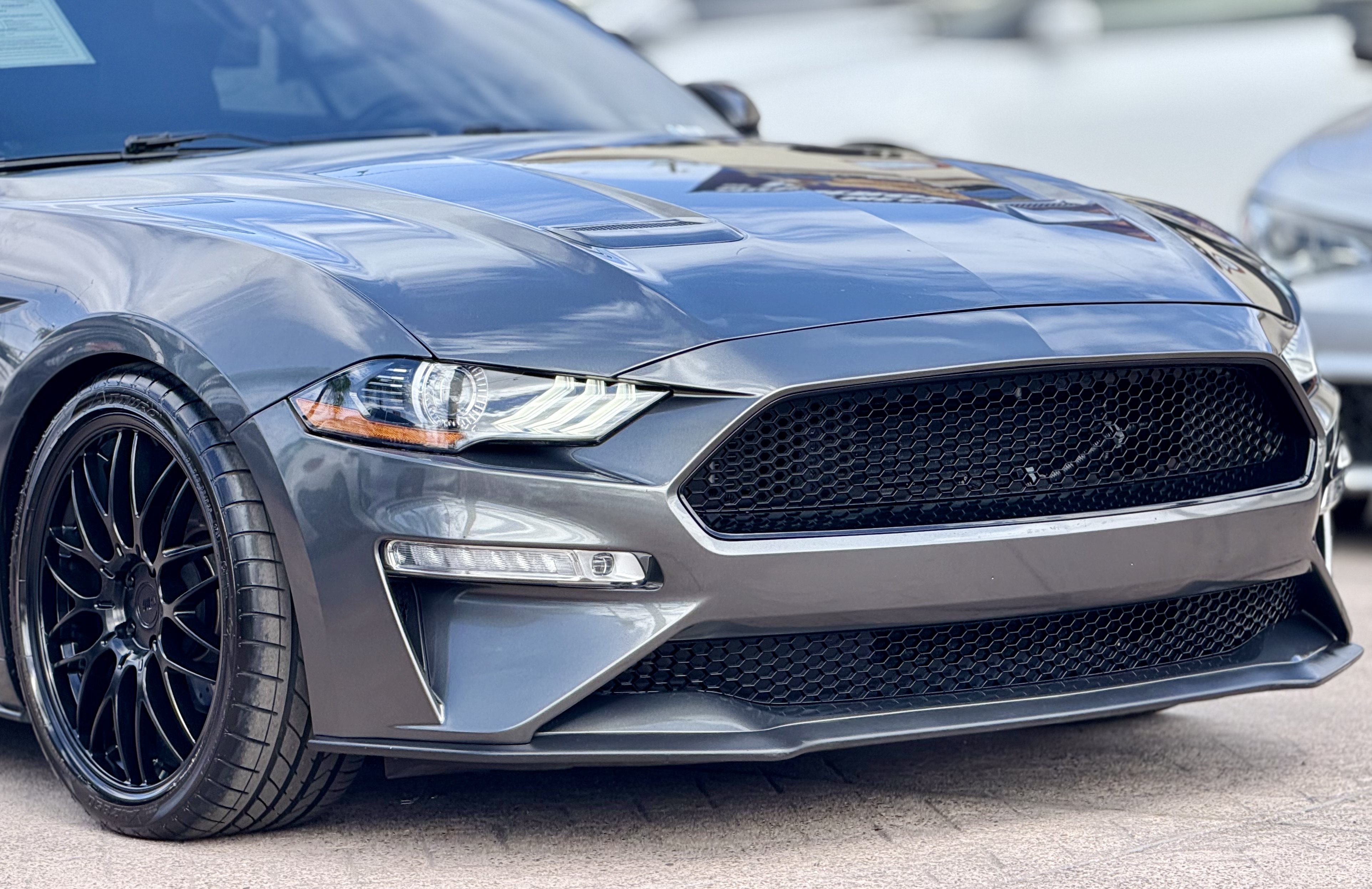 Used 2018 Ford Mustang Premium RWD image 9