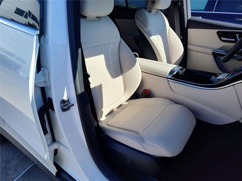 New 2026 Mercedes-Benz GLC 300 image 11