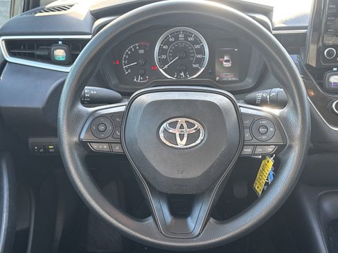 Used 2022 Toyota Corolla LE image 12