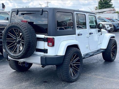 Used 2015 Jeep Wrangler Unlimited Sahara w/ Connectivity Group AWD/4WD image 12