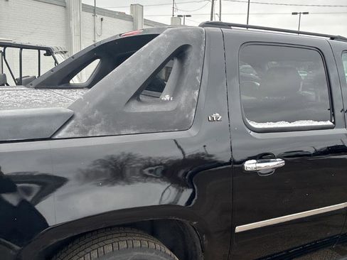 Used 2009 Chevrolet Avalanche LTZ image 7