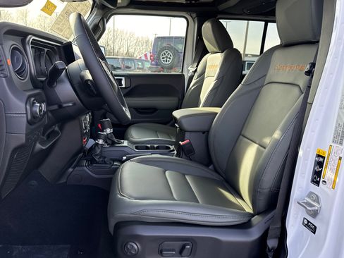 New 2026 Jeep Gladiator Mojave AWD/4WD image 9