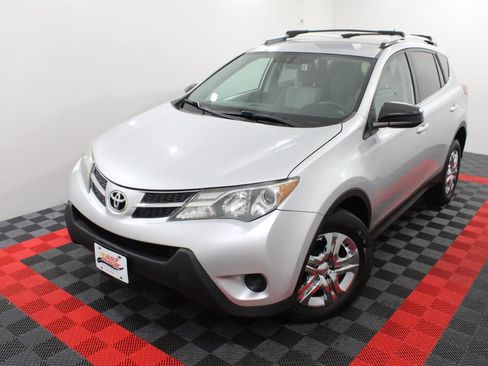 Used 2013 Toyota RAV4 LE AWD/4WD image 4
