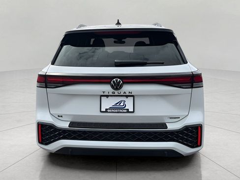 New 2026 Volkswagen Tiguan SE R-Line AWD/4WD image 6