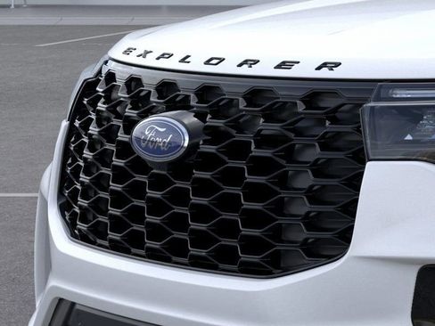 New 2026 Ford Explorer ST-Line w/ ST-Line Street Pack image 17
