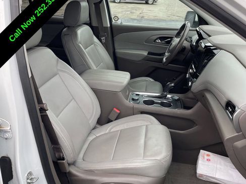 Used 2019 Chevrolet Traverse LT w/ LT Premium Package image 12