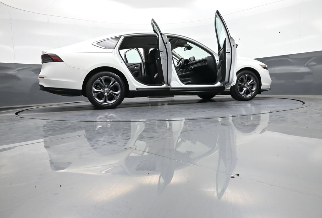 Certified 2023 Honda Accord EX image 47