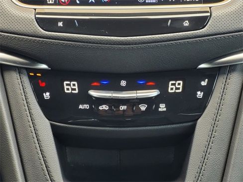 Used 2024 Cadillac XT5 Premium Luxury w/ Technology Package image 15