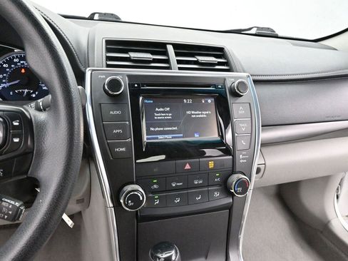 Used 2015 Toyota Camry LE FWD image 17