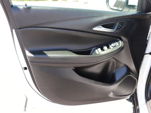 Used 2025 Buick Encore GX Preferred FWD image 9