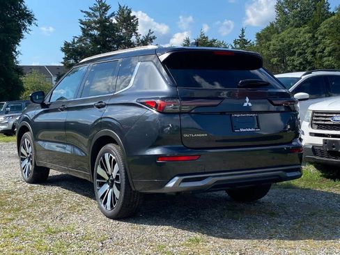 New 2025 Mitsubishi Outlander SEL image 3