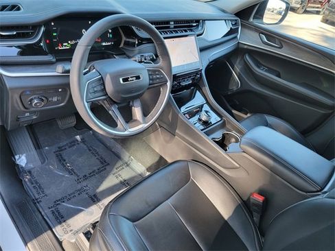 Certified 2024 Jeep Grand Cherokee Limited 4xe image 19