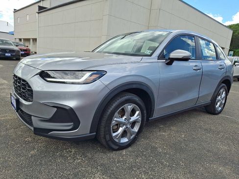 Used 2023 Honda HR-V LX image 3