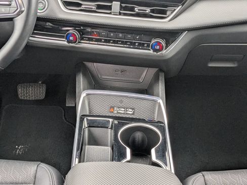 Used 2025 Chevrolet Equinox LT w/ Convenience Package II FWD image 19