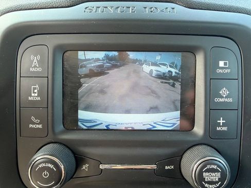Used 2015 Jeep Renegade Sport w/ Power & Air Group FWD image 22