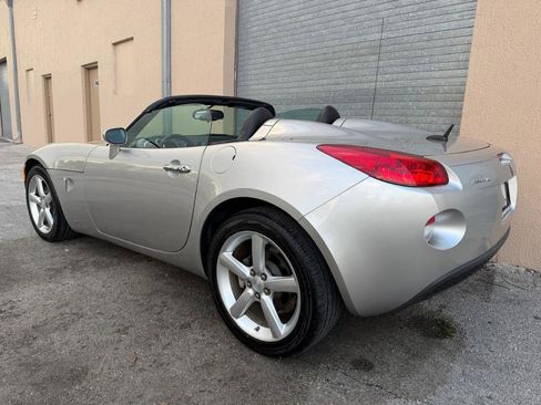 Used 2009 Pontiac Solstice Convertible w/ Premium Package image 28