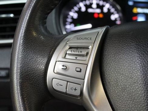 Used 2014 Nissan Rogue SL AWD/4WD image 16