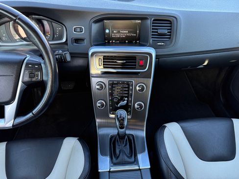 Used 2016 Volvo S60 T5 Cross Country Platinum image 21