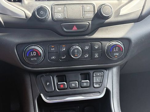 Used 2020 GMC Terrain SLT AWD/4WD image 11