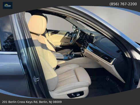 Used 2018 BMW 530i xDrive AWD/4WD image 16