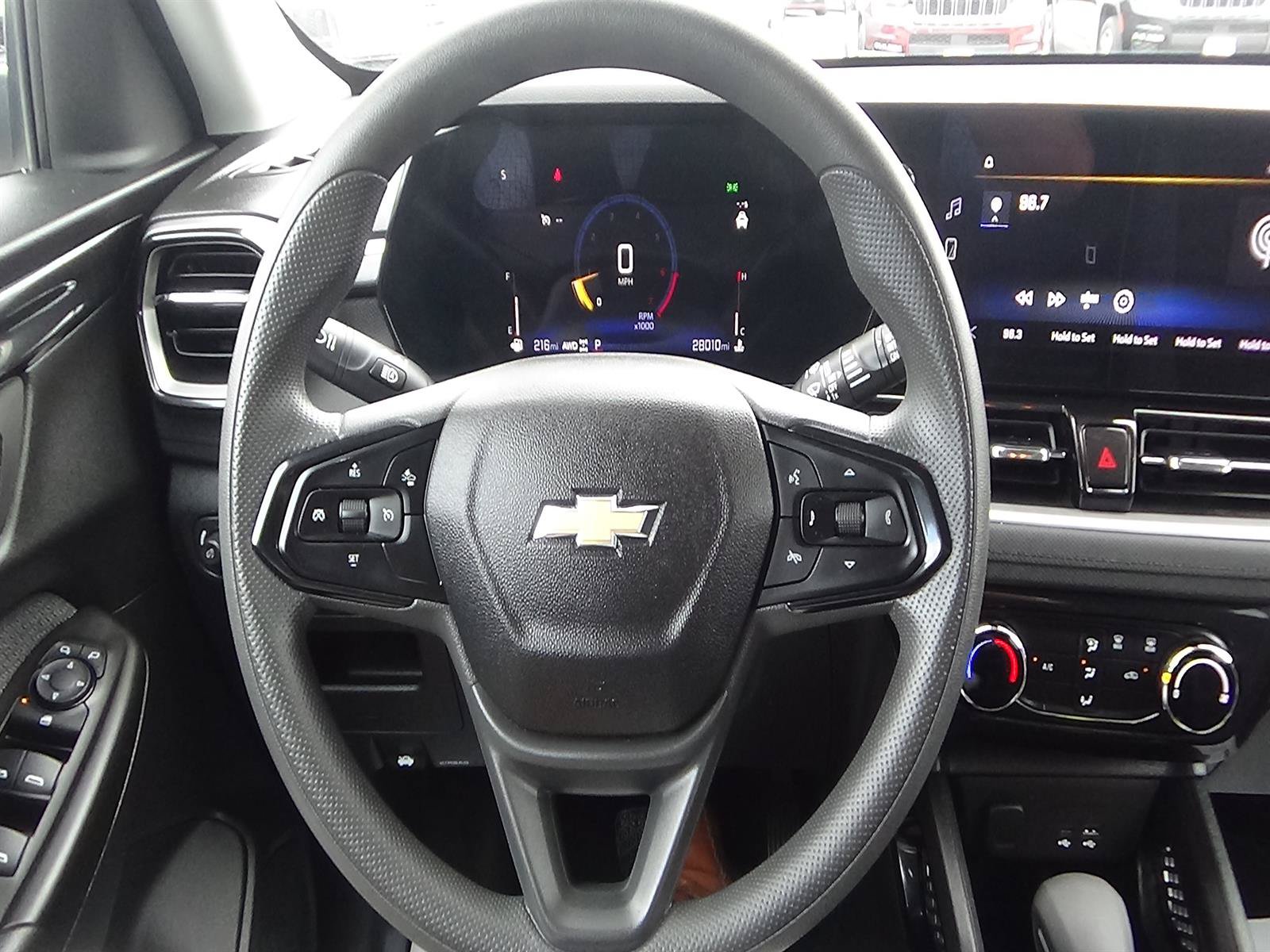 Used 2025 Chevrolet TrailBlazer LT AWD/4WD image 20