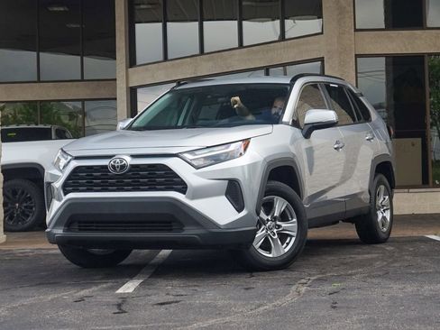Used 2024 Toyota RAV4 XLE FWD image 6