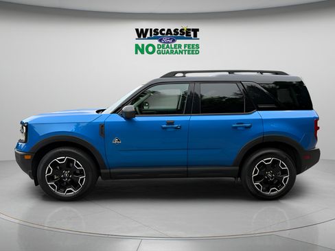 Used 2025 Ford Bronco Sport Outer Banks AWD/4WD image 2
