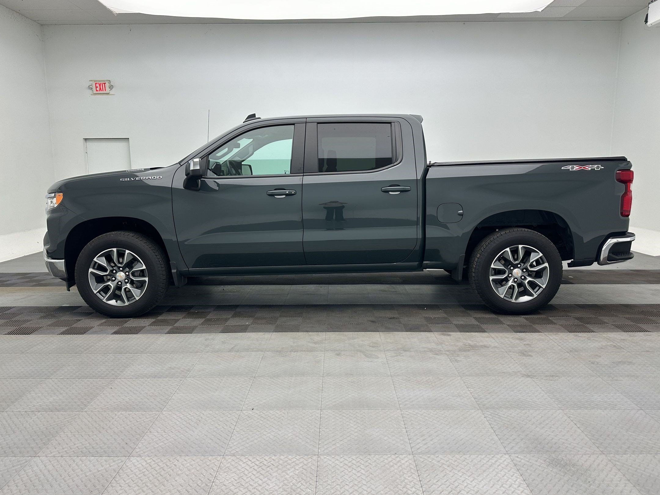 Certified 2026 Chevrolet Silverado 1500 LT AWD/4WD image 2