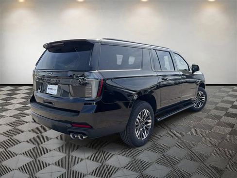 New 2026 Chevrolet Suburban Z71 w/ Z71 Off-Road Package AWD/4WD image 5