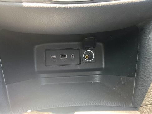 Used 2021 Chevrolet Equinox LT w/ Driver Convenience Package FWD image 16
