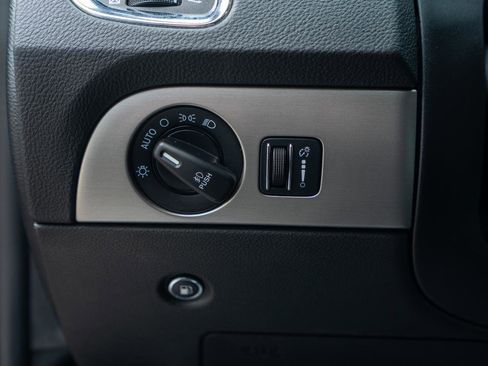 Used 2015 Dodge Durango R/T w/ Technology Group AWD/4WD image 17