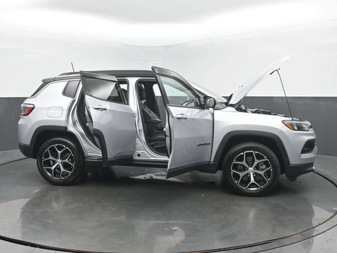 Used 2024 Jeep Compass Limited AWD/4WD image 59