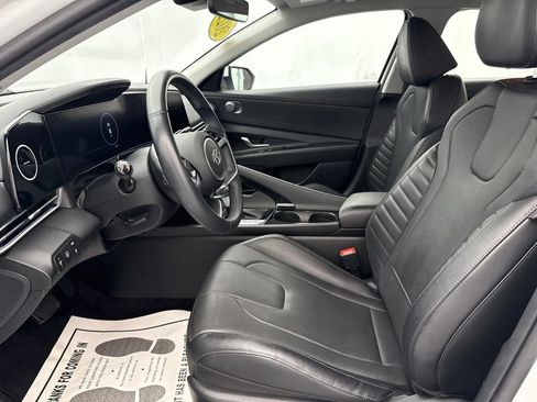 Used 2022 Hyundai Elantra Limited FWD image 16
