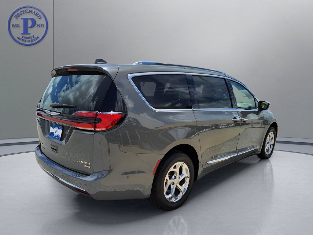 Used 2021 Chrysler Pacifica Limited w/ Premium & Safety Sphere Group AWD/4WD image 7